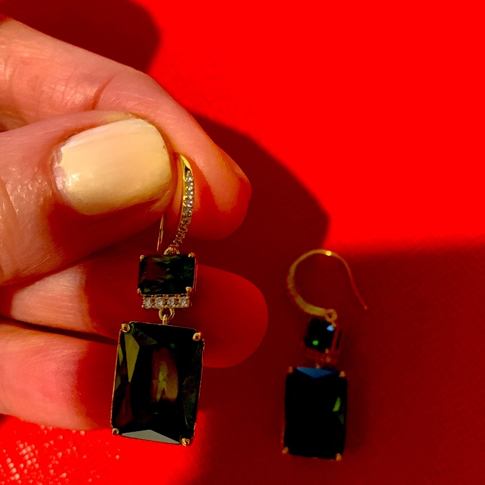 Limited Gorgeous Brand new from 🇫🇷 rare green earrings with crystals. Must have! - Picture 8 of 16